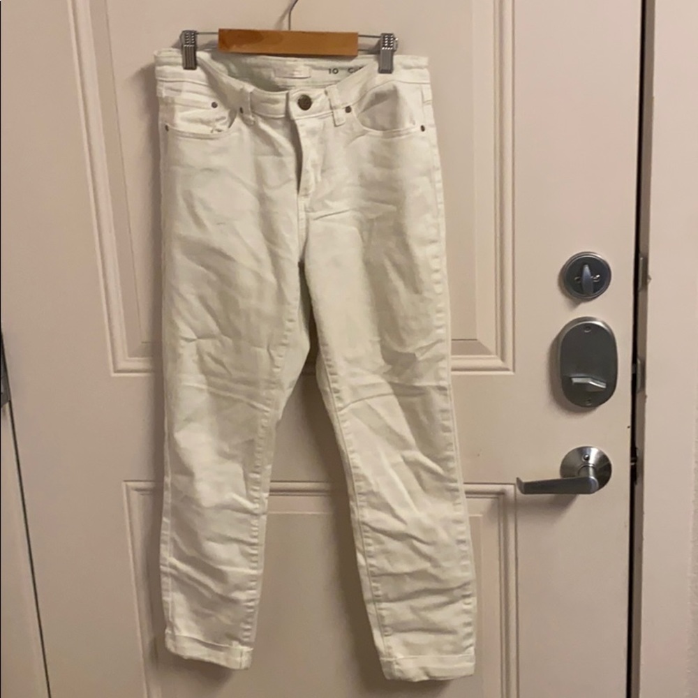 White skinny jeans